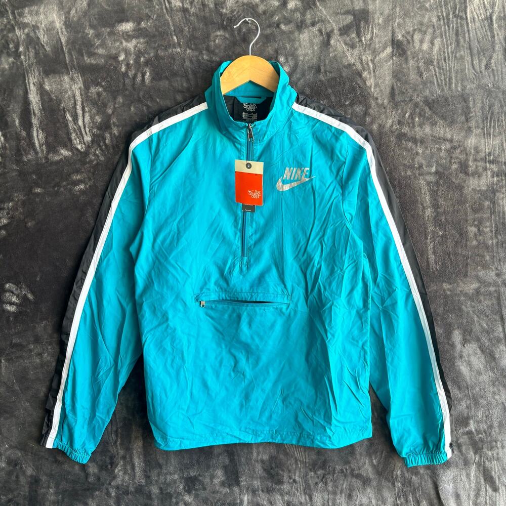 BRAND NEW Nike Windbreaker Blue Size M Light weight